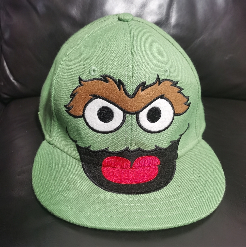 Seasame Street Fuzzy Oscar The grouch Hat 7 7/8